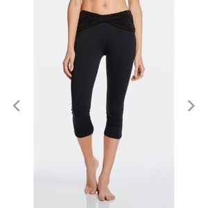 Fabletics Kastos Black Capri Leggings Women's XS